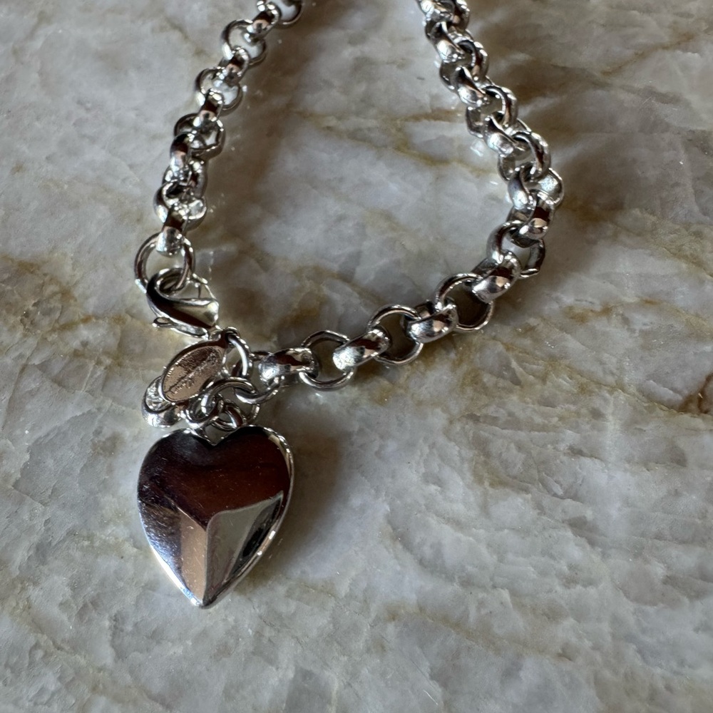 NWOT Silver Heart Charm Bracelet